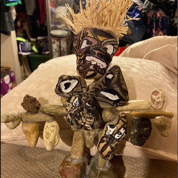 Homemade Rock Art Sculpture Myan or African - Picture 8 of 10